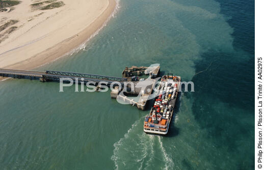 Bac de l'ile de Ré - © Philip Plisson / Plisson La Trinité / AA02975 - Nos reportages photos - Ile [17]