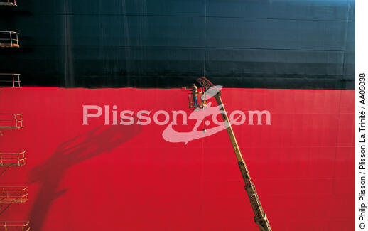 Tanker in dry dock in Brest. - © Philip Plisson / Plisson La Trinité / AA03038 - Photo Galleries - Naval repairs