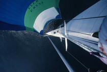 En haut du mat © Philip Plisson / Plisson La Trinité / AA03037 - Photo Galleries - Boat