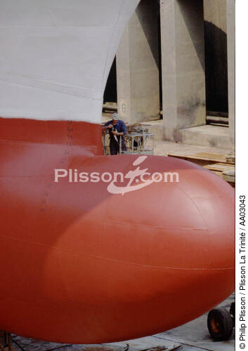 Le bulbe d'un cargo aux Chantiers de l'Atlantique - © Philip Plisson / Plisson La Trinité / AA03043 - Nos reportages photos - Transport maritime