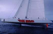 Le maxi catamaran Code One © Philip Plisson / Plisson La Trinité / AA03089 - Nos reportages photos - Multicoque de course