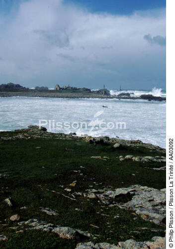Ouessant, la plus à l'ouest des iles bretonnes - © Philip Plisson / Plisson La Trinité / AA03092 - Photo Galleries - Iroise Sea [The]