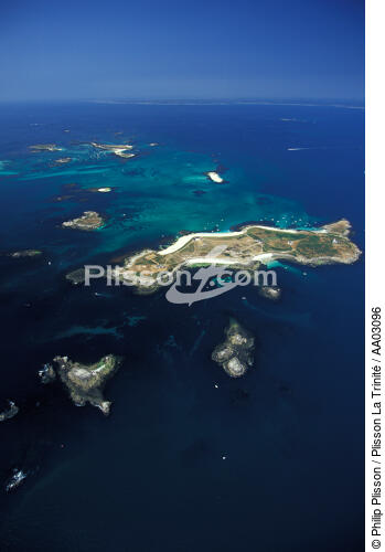Vue aérienne de l'archipel des Glénan - © Philip Plisson / Plisson La Trinité / AA03096 - Nos reportages photos - Glénan [Archipel des]