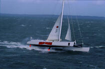 Code One sur 1 flotteur © Philip Plisson / Plisson La Trinité / AA03108 - Nos reportages photos - Catamaran de course
