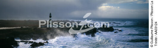 Créac'h sur Ouessant - © Guillaume Plisson / Plisson La Trinité / AA03124 - Nos reportages photos - Mer agitée