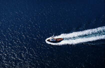 L'Abeille Flandre par mer calme © Guillaume Plisson / Plisson La Trinité / AA03135 - Photo Galleries - Boat