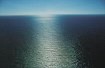 Mer calme, ciel bleu © Philip Plisson / Plisson La Trinité / AA03199 - Photo Galleries - Calm sea