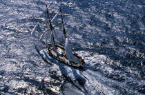 Goélette la Recouvrance © Guillaume Plisson / Plisson La Trinité / AA03217 - Photo Galleries - Iceland schooner with topsails