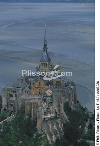 Le Mont Saint Michel : le site le plus visité du littorale français - © Philip Plisson / Plisson La Trinité / AA03226 - Photo Galleries - Normandie