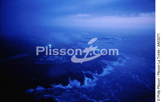 Créac'h de nuit - © Philip Plisson / Plisson La Trinité / AA03271 - Nos reportages photos - Ouessant