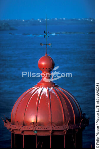 Le phare de la Jument balise le chenal du fromveur - © Philip Plisson / Plisson La Trinité / AA03281 - Photo Galleries - Site of Interest [29]