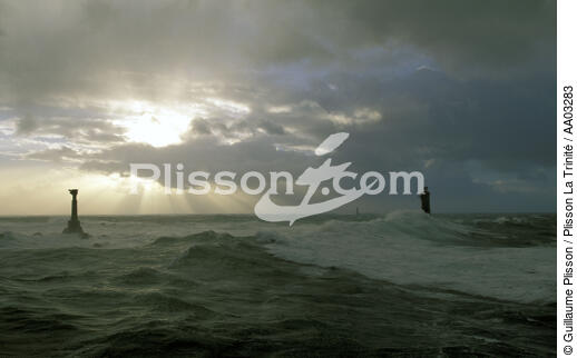 Nividic au large des côtes d'Ouessant - © Guillaume Plisson / Plisson La Trinité / AA03283 - Photo Galleries - Nividic
