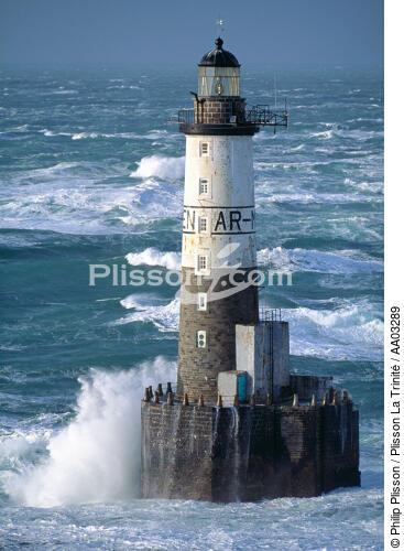 Ar-Men dans le gros temps - © Philip Plisson / Plisson La Trinité / AA03289 - Nos reportages photos - Signalisation maritime