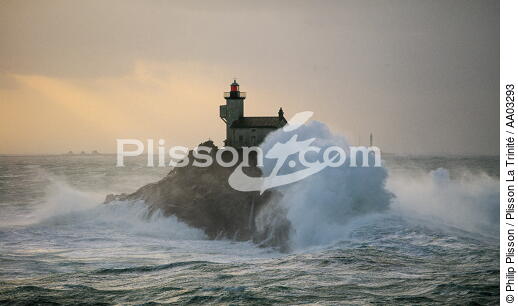 Tevennec - © Philip Plisson / Plisson La Trinité / AA03293 - Photo Galleries - Storm at sea