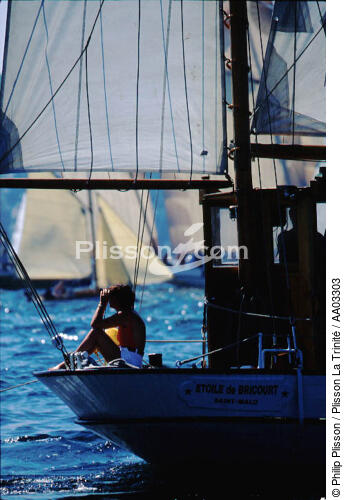Le meilleur endroit pour voir évoluer la flotte de Brest 2000 - © Philip Plisson / Plisson La Trinité / AA03303 - Nos reportages photos - Brest 2000
