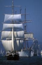 Les grands voiliers au rendez-vous de Brest 2000 © Philip Plisson / Plisson La Trinité / AA03318 - Photo Galleries - Tall ship / Sailing ship
