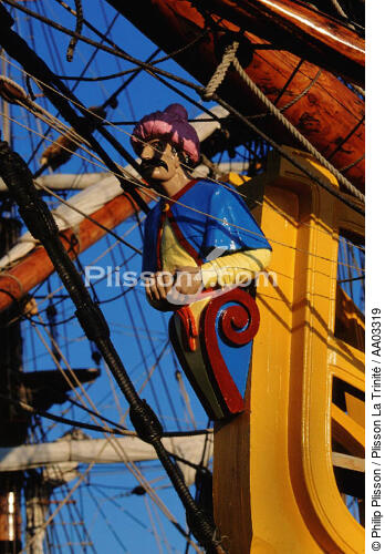 Proue d'un voilier de tradition - © Philip Plisson / Plisson La Trinité / AA03319 - Nos reportages photos - Brest 2000