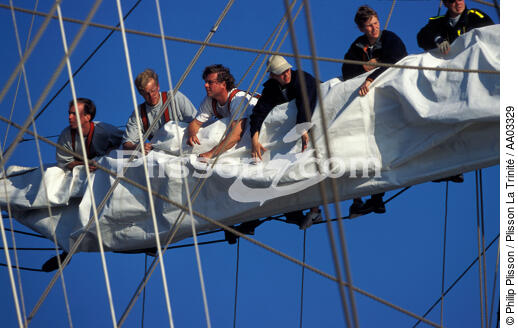 Dans la mâture d'un grand voilier - © Philip Plisson / Plisson La Trinité / AA03329 - Nos reportages photos - Brest 2000