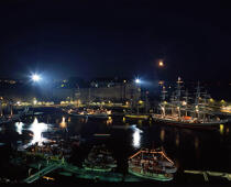 Le port de Brest illuminé © Philip Plisson / Pêcheur d’Images / AA03340 - Photo Galleries - Brest 2000