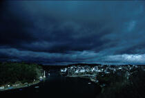 Le Bono. © Philip Plisson / Plisson La Trinité / AA03408 - Photo Galleries - Stormy sky