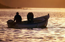 Barque au crépuscule. © Philip Plisson / Plisson La Trinité / AA03463 - Photo Galleries - Small boat