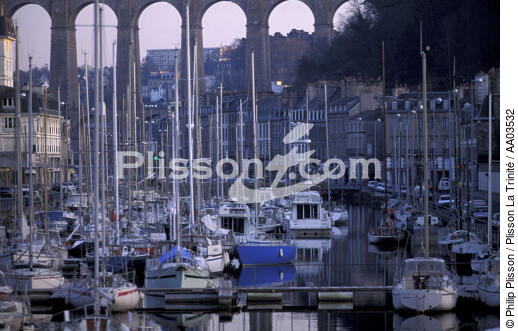 Port de Morlaix. - © Philip Plisson / Plisson La Trinité / AA03532 - Photo Galleries - Bridge