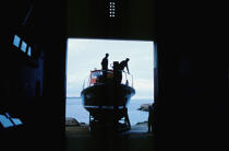 Mise à l'eau d'un canot de survie à Perros-Guirec. © Philip Plisson / Plisson La Trinité / AA03731 - Photo Galleries - Lifeboat