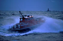 Sauvetage en mer à Perros-Guirec © Philip Plisson / Plisson La Trinité / AA03775 - Photo Galleries - Lifeboat