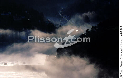 Bréhat sous la brume. - © Philip Plisson / Plisson La Trinité / AA03632 - Nos reportages photos - Ile [22]