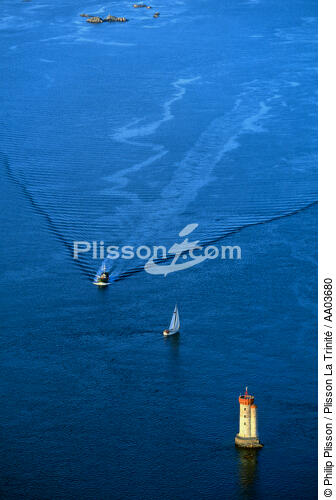 La Croix. - © Philip Plisson / Plisson La Trinité / AA03680 - Nos reportages photos - Phare [22]