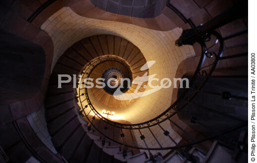 Escalier du phare d'Eckmühl. - © Philip Plisson / Plisson La Trinité / AA03800 - Nos reportages photos - Eckmühl