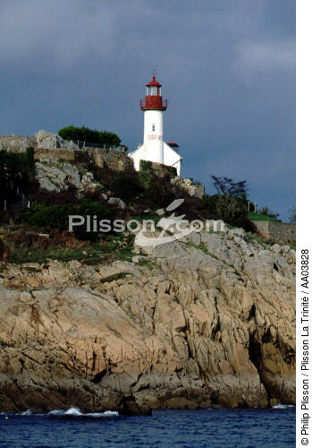 Le phare de Port-Manec'h. - © Philip Plisson / Plisson La Trinité / AA03828 - Photo Galleries - Rock