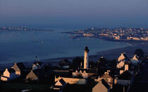 Le phare de Riantec © Philip Plisson / Plisson La Trinité / AA03840 - Photo Galleries - French Lighthouses