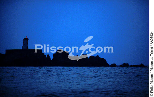 Le paon de nuit. - © Philip Plisson / Plisson La Trinité / AA03934 - Nos reportages photos - Archipel