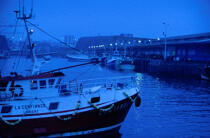 Le port de Lorient au petit matin © Philip Plisson / Plisson La Trinité / AA04001 - Photo Galleries - Night