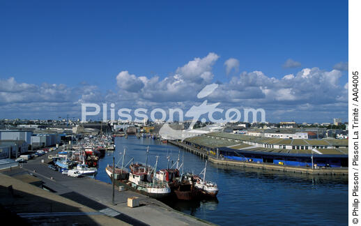 Le port et la criée de lorient - © Philip Plisson / Plisson La Trinité / AA04005 - Nos reportages photos - Bateau