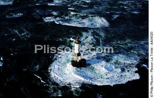 Ar Men au large de l'île de Sein - © Philip Plisson / Plisson La Trinité / AA04020 - Photo Galleries - Iroise Sea [The]