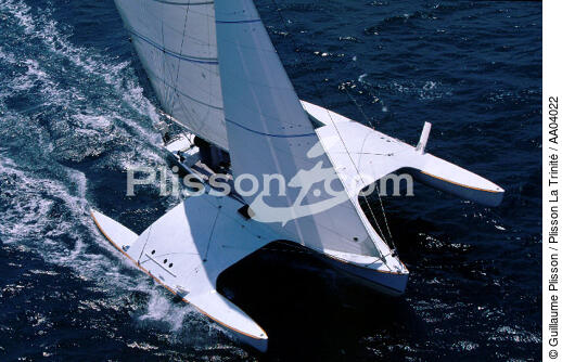 Aile Bleue. - © Guillaume Plisson / Plisson La Trinité / AA04022 - Photo Galleries - Ocean racing trimaran