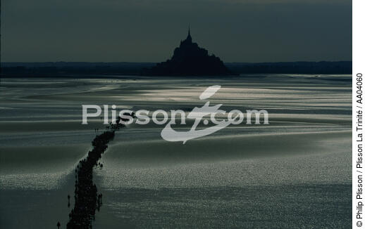 Pélerinage au Mont-st-Michel. - © Philip Plisson / Plisson La Trinité / AA04060 - Photo Galleries - Normandie