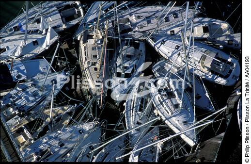 Tempête de décembre 99 : Port des minimes à la Rochelle - © Philip Plisson / Plisson La Trinité / AA04193 - Photo Galleries - Poitou-Charentes