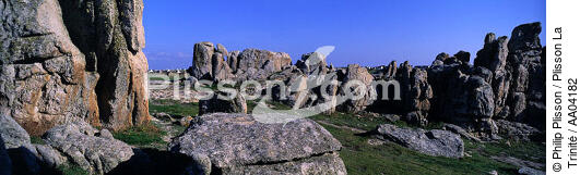 Paysage rocheux à Ouessant. - © Philip Plisson / Plisson La Trinité / AA04182 - Photo Galleries - Rock