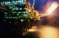 Plateforme pétrolière. © Philip Plisson / Plisson La Trinité / AA04200 - Nos reportages photos - Plateforme pétrolière