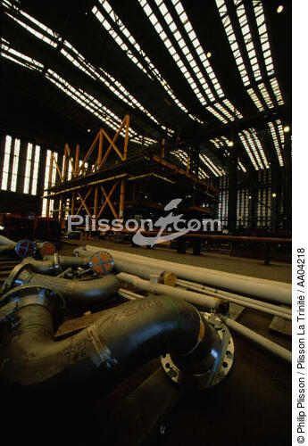 Plateforme pétrolière. - © Philip Plisson / Plisson La Trinité / AA04218 - Photo Galleries - Oil rig