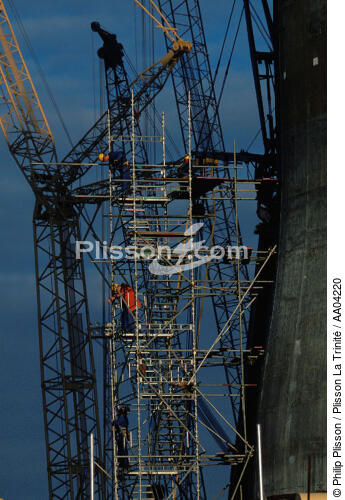 Plateforme pétrolière. - © Philip Plisson / Plisson La Trinité / AA04220 - Photo Galleries - Oil rig