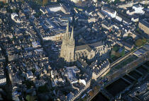 La cathédrale de Quimper © Philip Plisson / Plisson La Trinité / AA04240 - Nos reportages photos - Ville