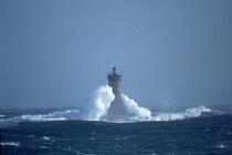 Le phare du Four © Philip Plisson / Plisson La Trinité / AA04251 - Nos reportages photos - Signalisation maritime