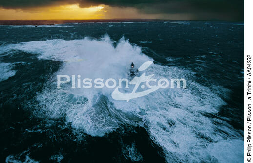 Chenal du Four - © Philip Plisson / Plisson La Trinité / AA04252 - Nos reportages photos - Gros temps
