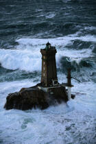 Le phare de la Vieille dans le Raz de Sein © Philip Plisson / Plisson La Trinité / AA04265 - Photo Galleries - Lighthouse [29]