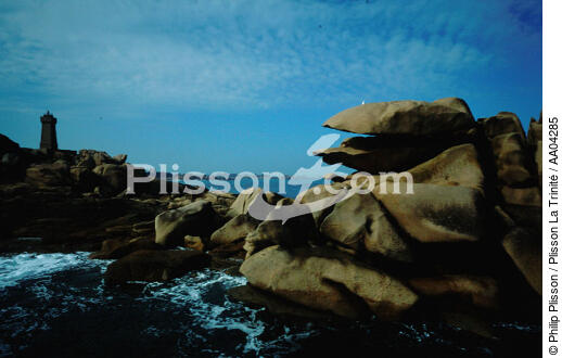 Ploumanac'h et ses rochers roses - © Philip Plisson / Plisson La Trinité / AA04285 - Nos reportages photos - Phare [22]
