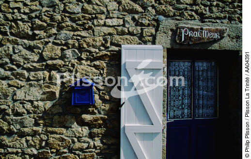 Façade d'une maison bretonne. - © Philip Plisson / Plisson La Trinité / AA04391 - Nos reportages photos - Mur